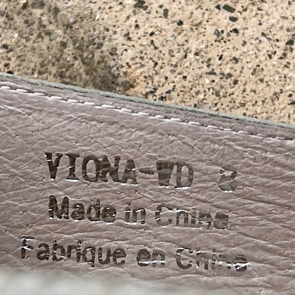 Jeffrey Campbel Pebbled Pointed Toe Flats with Wooden Heel Women's Size 8 - Picture 8 of 8